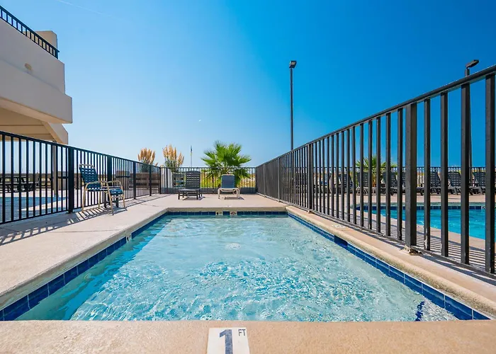 Apartment Island Winds West 572