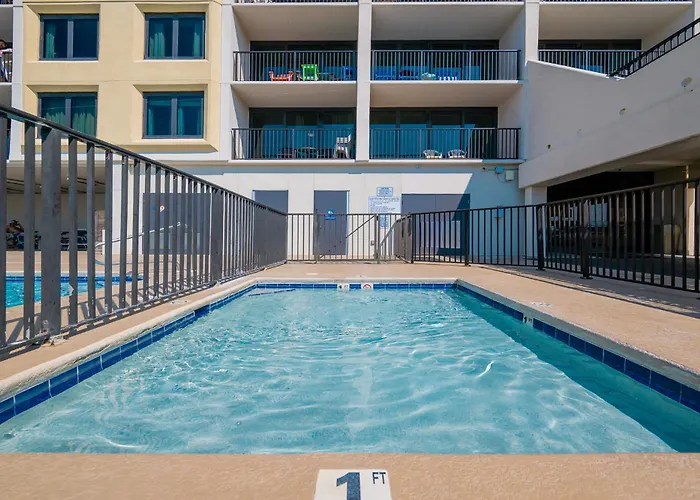 Apartment Island Winds West 572